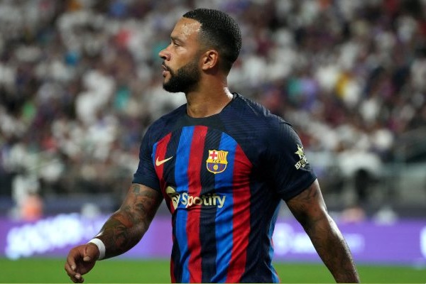 Juventus and Barcelona exploring options to get the Depay deal done. 