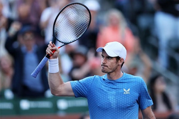Andy Murray beat Reilly Opelka in three sets at the Sydney Tennis Classic to reach his first ATP Tour final in over two years.