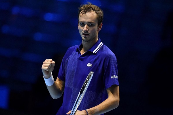 Medvedev qualifies for Adelaide Semi-Finals.
