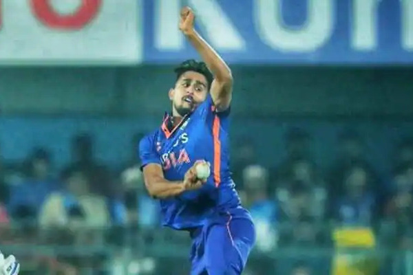 Umran Malik breaks his own record with a 156 kph delivery in the IND vs SL ODI 2023