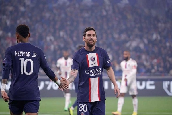 Messi scores an early goal, PSG win 1-0 against Lyon.