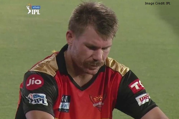 David Warner reacts to being dropped by SRH during IPL 2021!