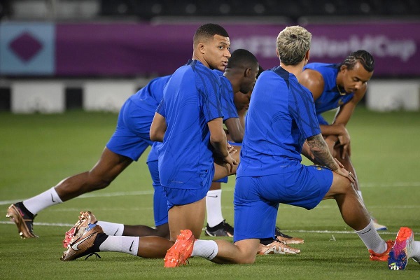 Several France players are ill before World Cup Finals.
