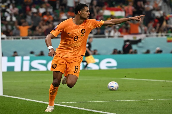 Netherlands defeat Senegal 2-0 in the World Cup Group stage.