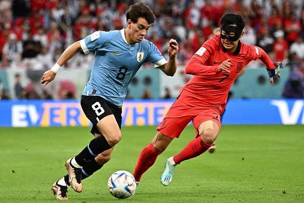 Uruguay draws 0-0 against South Korea in the World Cup group stage.