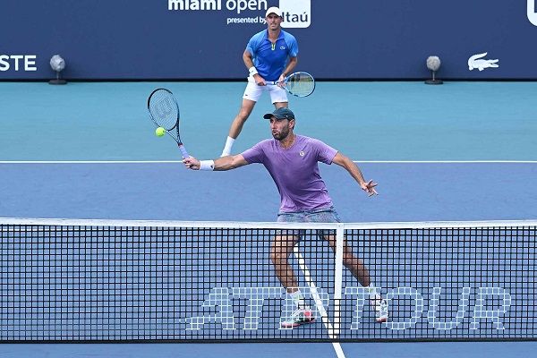 Gonzalez and Vasselin upset top seeds Koolhof & Skupski in the semifinals of Miami Open. 
