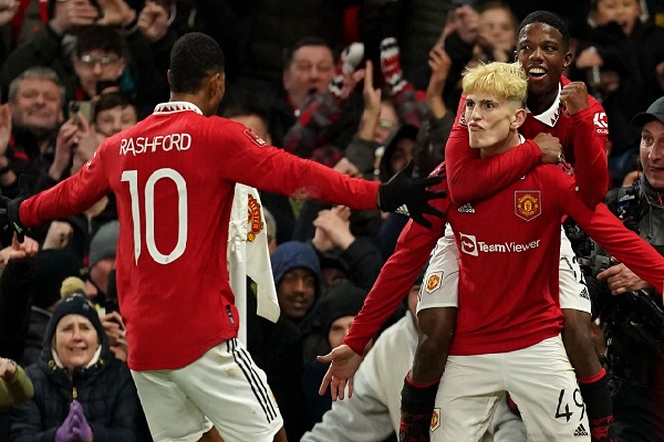 Manchester United claims a 3-1 late game victory over West Ham United.