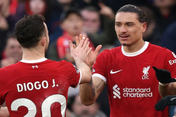 Liverpool reclaims Premier League top spot after overtaking Manchester City