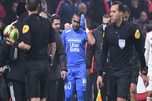 Match abandoned after Dimitri Payet hit on the head with a water bottle