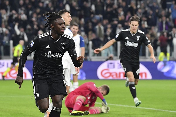 Juventus defeats Lazio 3-0 to extend winning streak to six games.