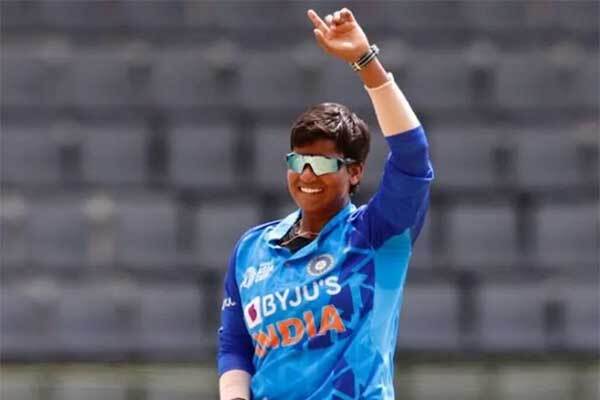 Women's T20 WC 2023: Deepti Sharma becomes first Indian cricketer to record 100 wickets in T20Is