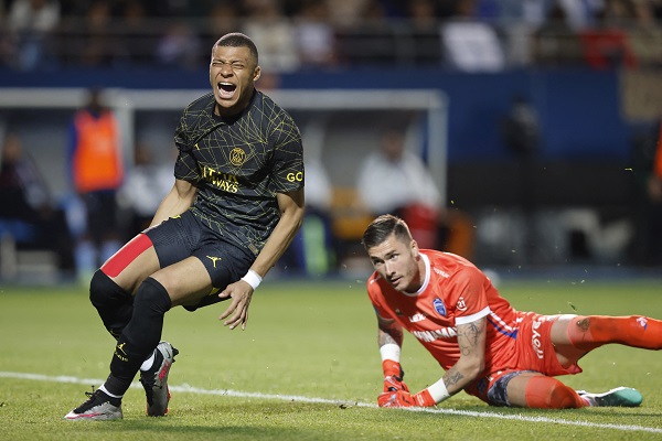 PSG dominates Troyes 3-1 to move closer to Ligue 1 Title.
