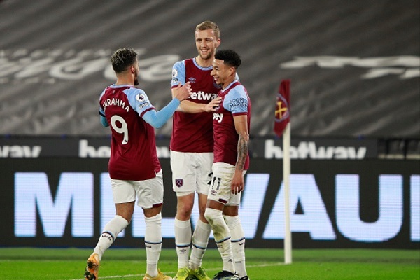 The Hammers are in excellent form and appear to be on their way to hammering Leeds.